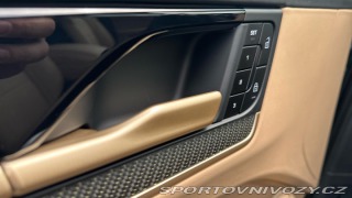 Porsche Cayenne E-Hybrid 2025
