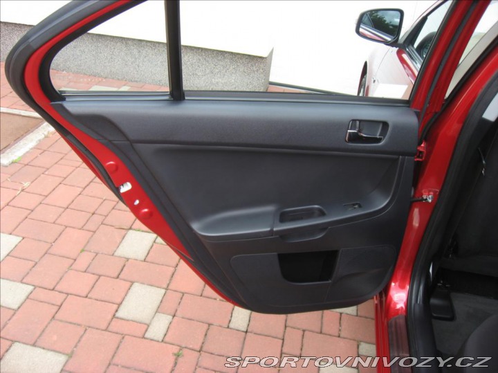 Mitsubishi Ostatní modely Lancer 1,6 117PS Invite Sport M 2014
