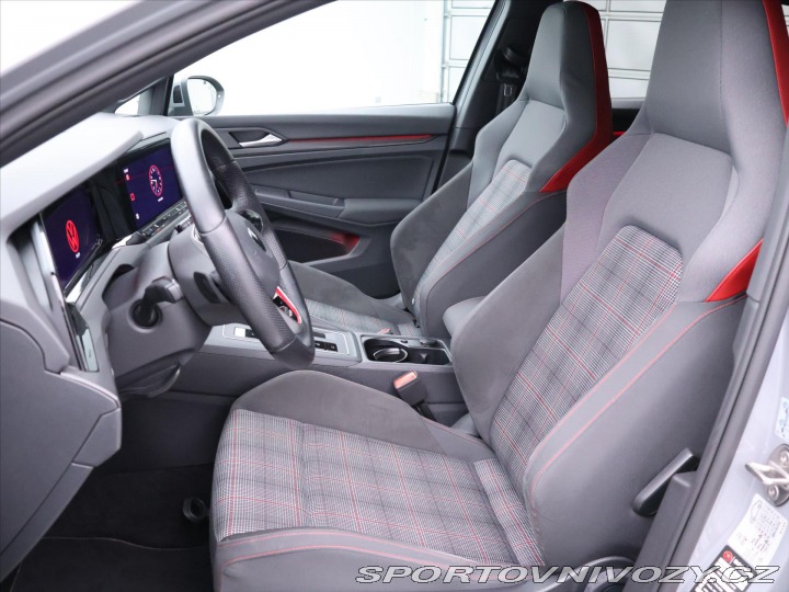 Volkswagen Golf 2,0 GTI 180KW Serv.kniha 2021