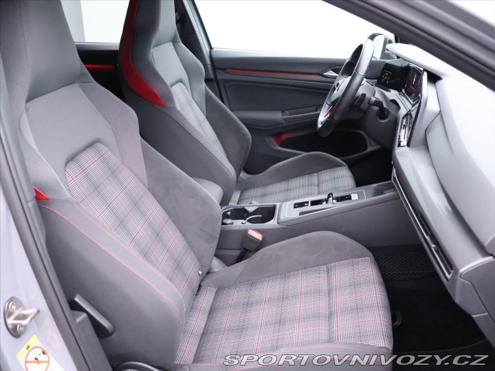 Volkswagen Golf 2,0 GTI 180KW Serv.kniha 2021