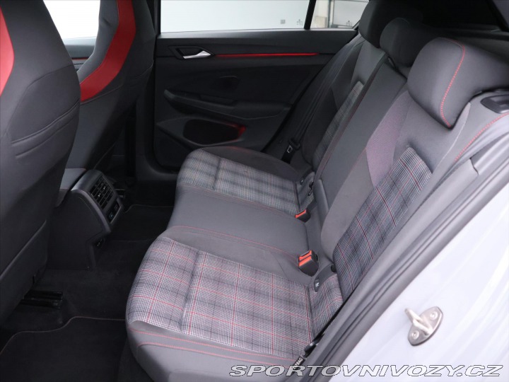 Volkswagen Golf 2,0 GTI 180KW Serv.kniha 2021