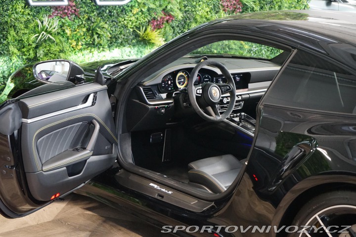 Porsche 911 992 Turbo S Carbon Záruka 2020