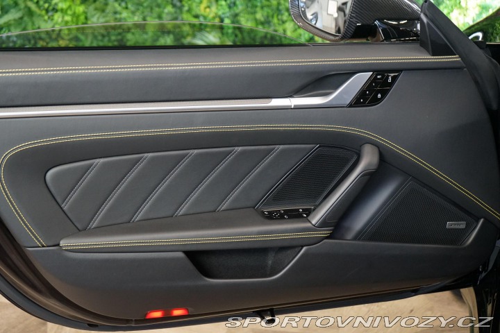 Porsche 911 992 Turbo S Carbon Záruka 2020