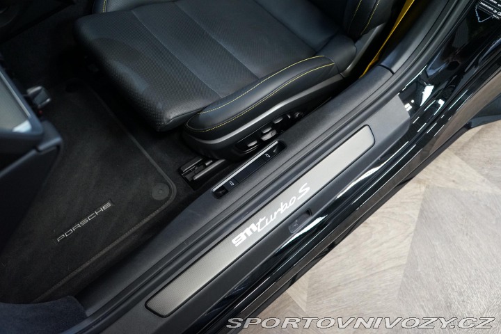 Porsche 911 992 Turbo S Carbon Záruka 2020