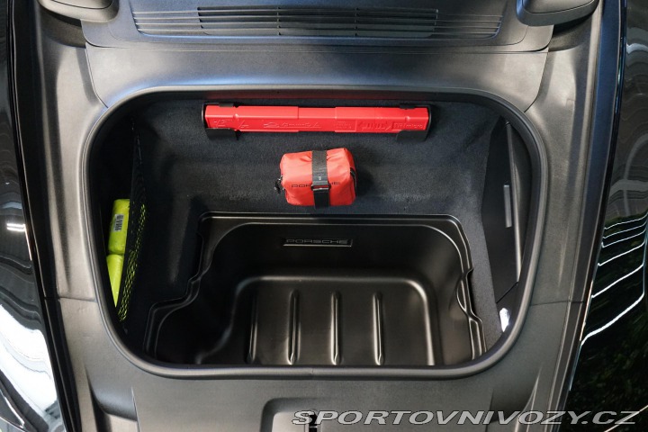 Porsche 911 992 Turbo S Carbon Záruka 2020