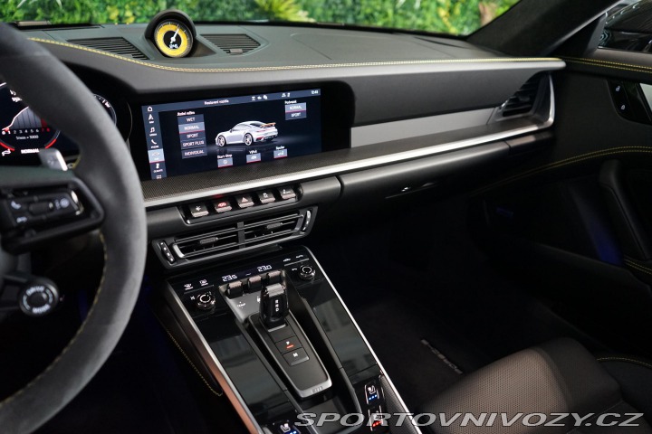 Porsche 911 992 Turbo S Carbon Záruka 2020