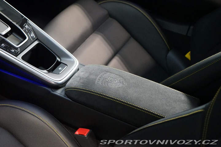Porsche 911 992 Turbo S Carbon Záruka 2020