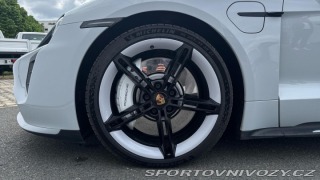 Porsche Taycan Turbo 2021