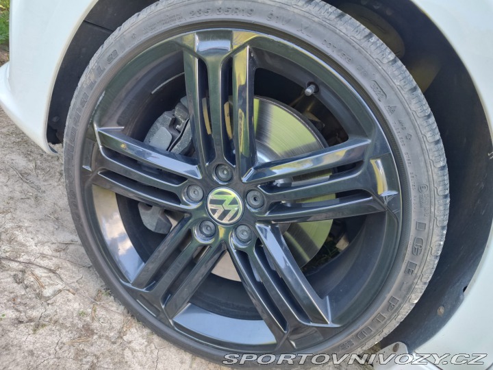 Volkswagen Golf VI R 2.0tsi 199kw 2010