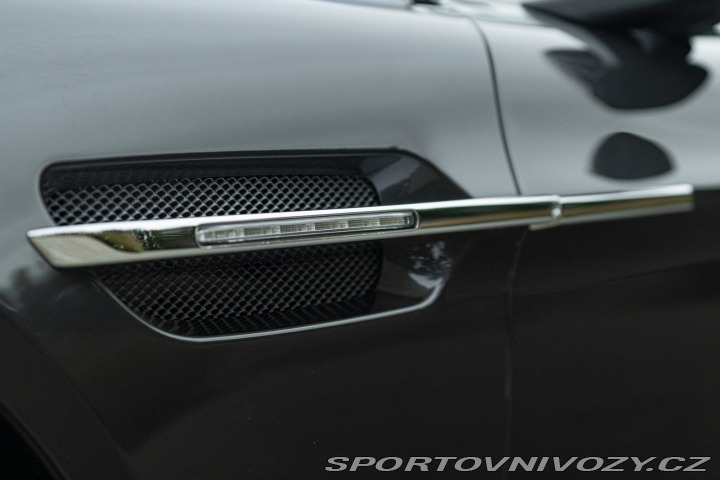 Aston Martin Rapide 2010