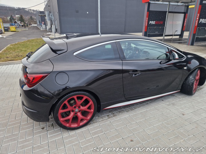 Opel Astra OPC 2017