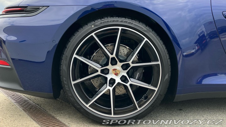 Porsche 911 Carrera Cabriolet 2025