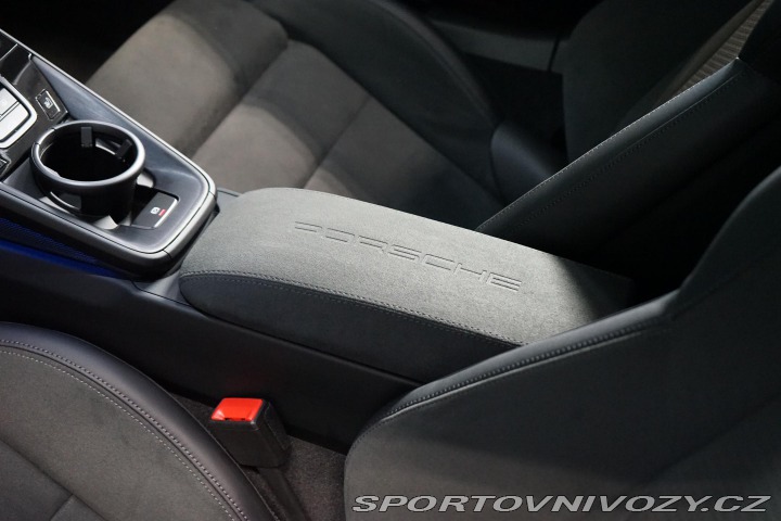 Porsche 911 992.2 4 GTS BOSE Matrix I 2025