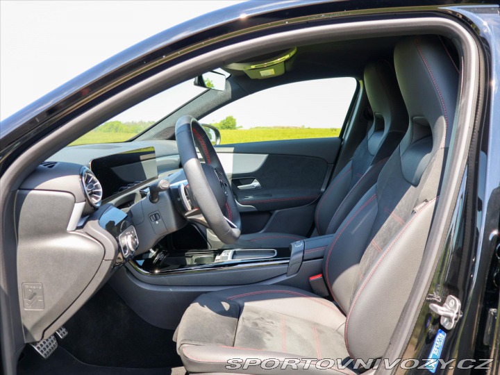 Mercedes-Benz A 2,0 200 AMG Premium 2024