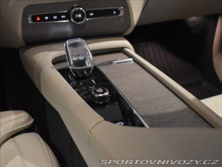 Volvo Ostatní modely XC90 2,0 B6 AWD INS B&W,Vz 2022