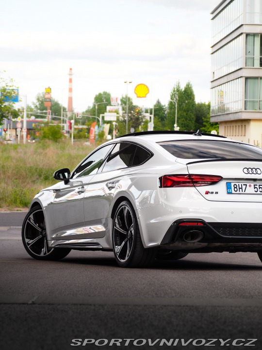 Audi RS5 2021