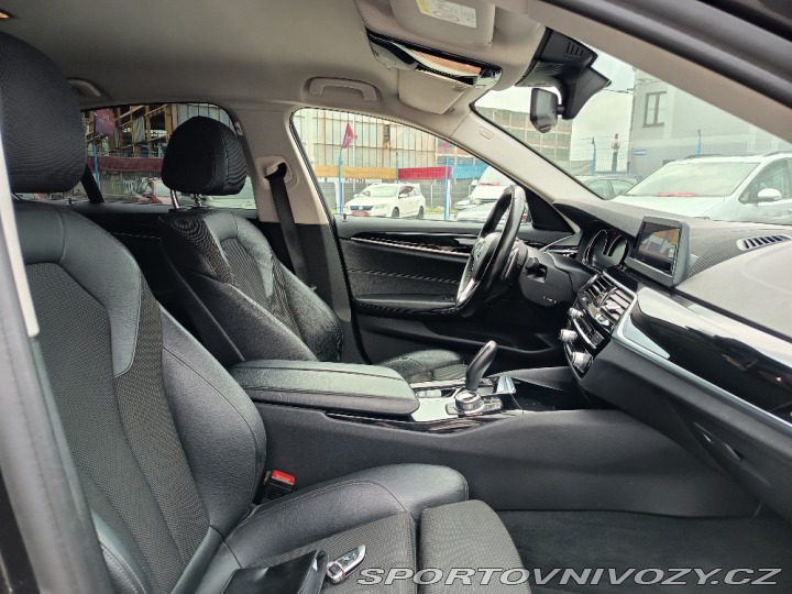 BMW 5 530D xDrive Sport Line ČR 2017