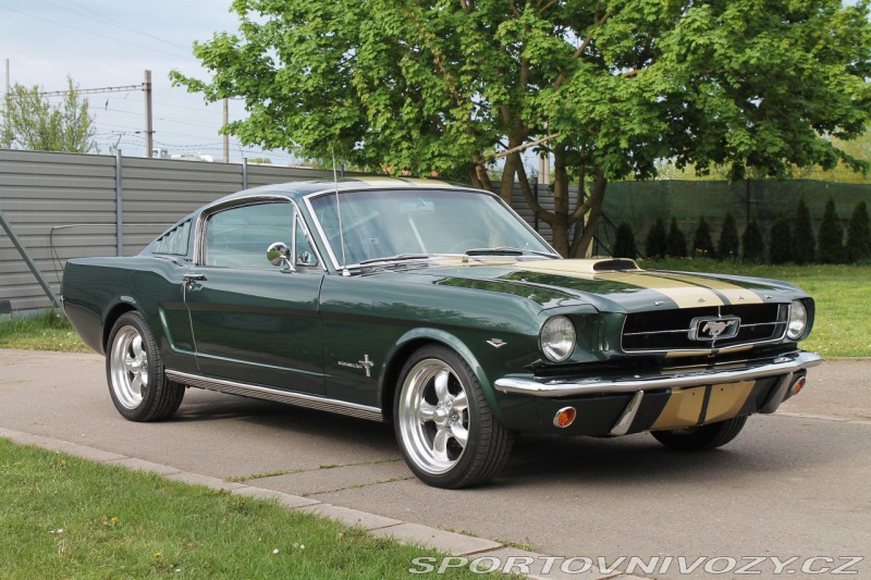 Ford Mustang Fastback 289 V8