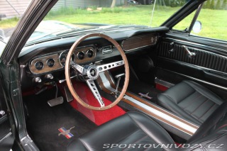 Ford Mustang Fastback 289 V8 1965