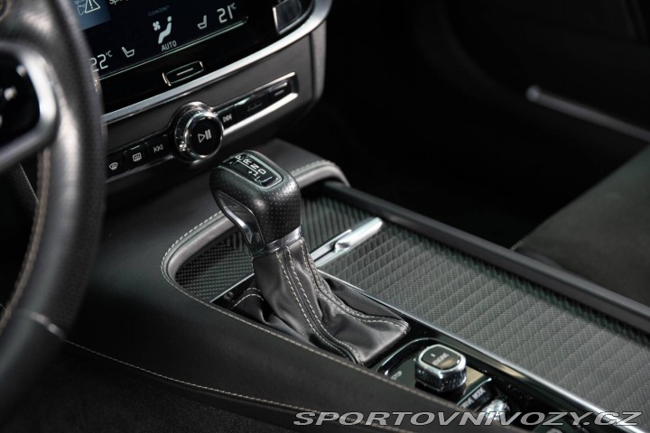 Volvo S90 D5 2.0L Drive-E R-Design 2016