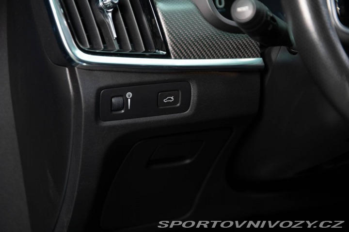 Volvo S90 D5 2.0L Drive-E R-Design 2016