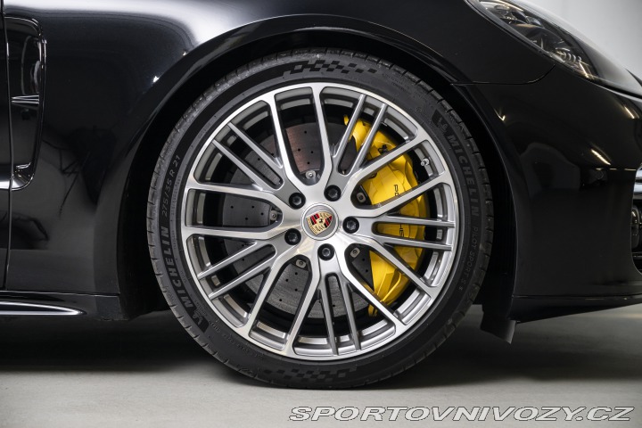 Porsche Panamera Turbo S 2021