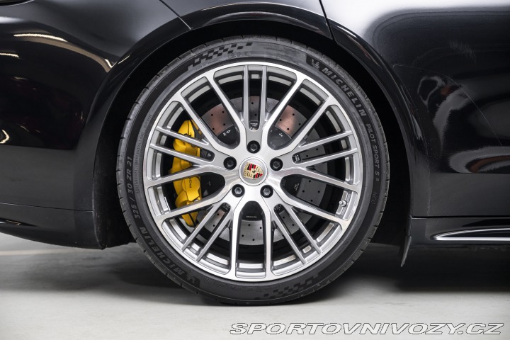 Porsche Panamera Turbo S 2021