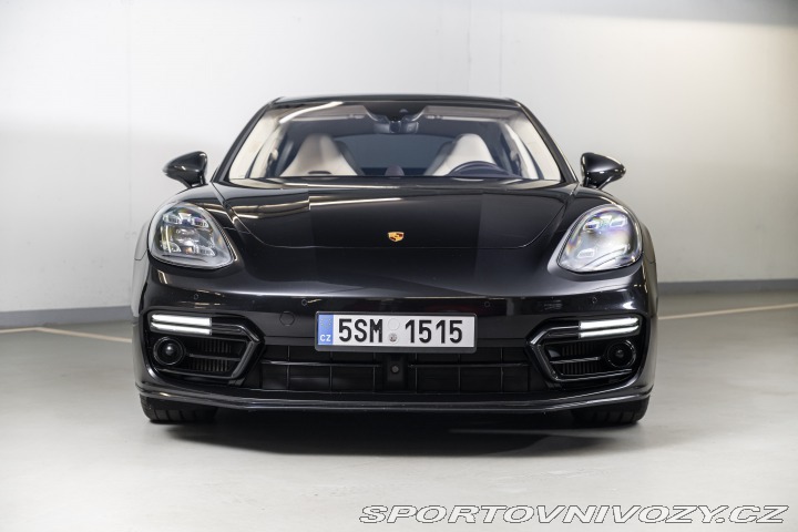 Porsche Panamera Turbo S 2021