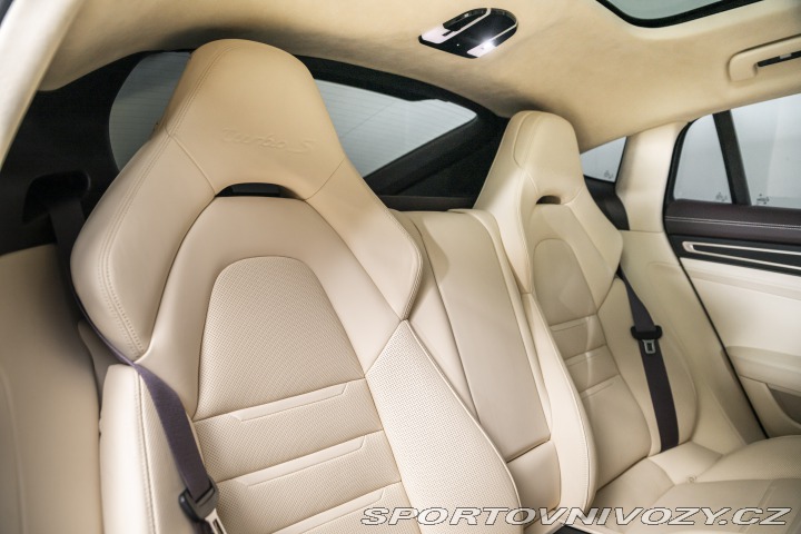 Porsche Panamera Turbo S 2021