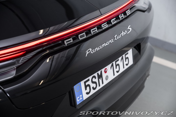 Porsche Panamera Turbo S 2021