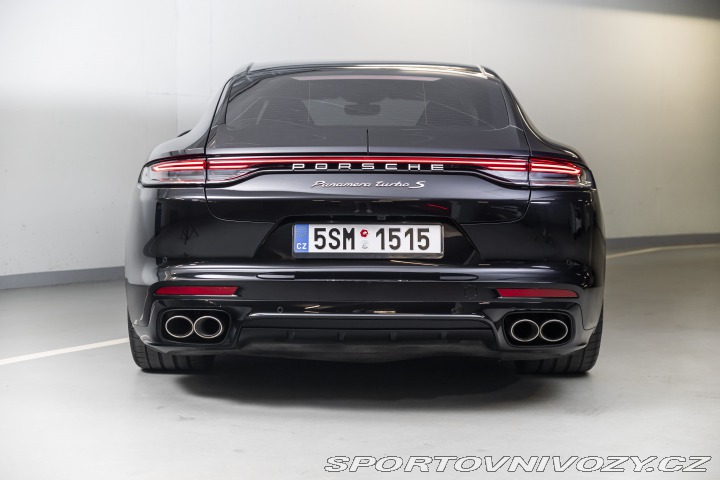 Porsche Panamera Turbo S 2021
