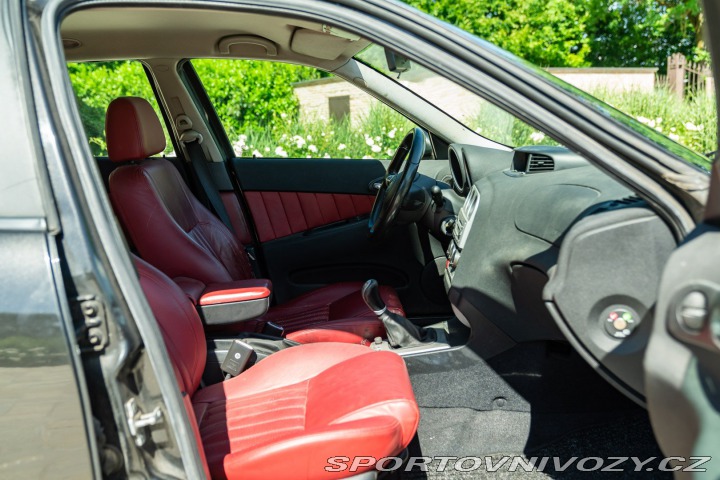 Alfa Romeo Ostatní modely 156 SPORTWAGON 2.0 JTS 2002