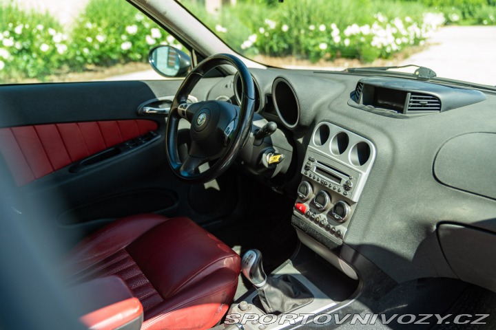 Alfa Romeo Ostatní modely 156 SPORTWAGON 2.0 JTS 2002
