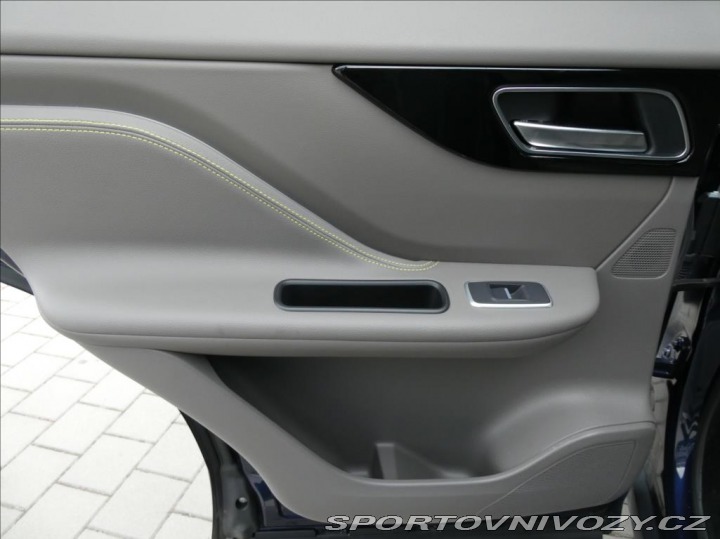 Jaguar F-Pace 3,0 30d R-Sport, 1Maj, ČR 2017