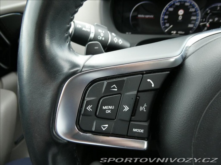 Jaguar F-Pace 3,0 30d R-Sport, 1Maj, ČR 2017