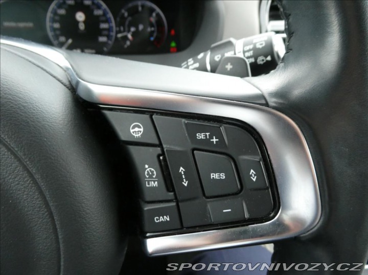 Jaguar F-Pace 3,0 30d R-Sport, 1Maj, ČR 2017