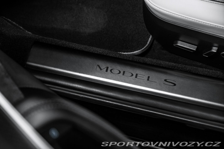 Tesla Model S PLAID 1020PS 2022