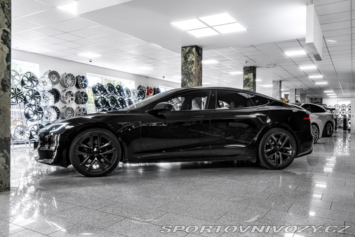 Tesla Model S PLAID 1020PS 2022
