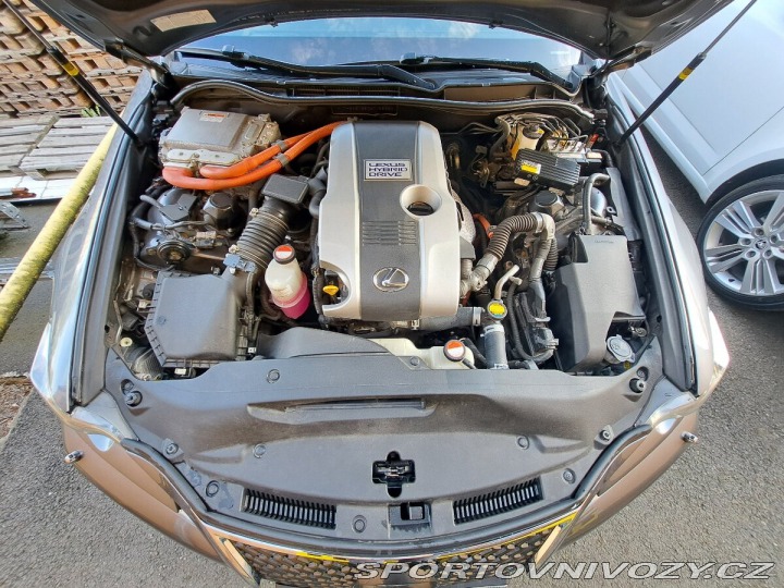 Lexus IS 300h F-Sport 2015