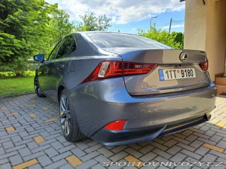 Lexus IS 300h F-Sport 2015