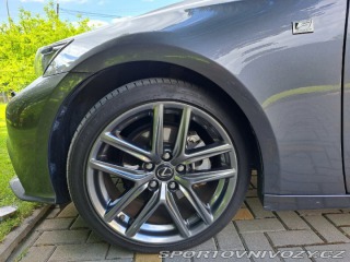 Lexus IS 300h F-Sport 2015
