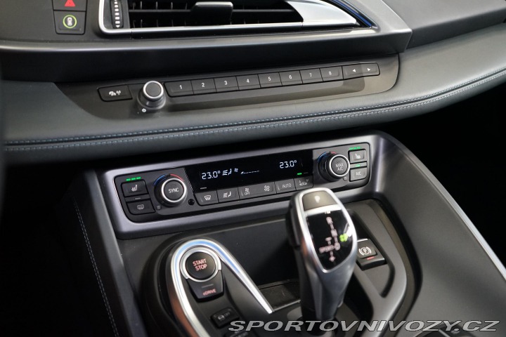 BMW i8 1.5i EDrive LED HUD Camer 2018