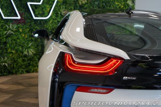 BMW i8 1.5i EDrive LED HUD Camer 2018