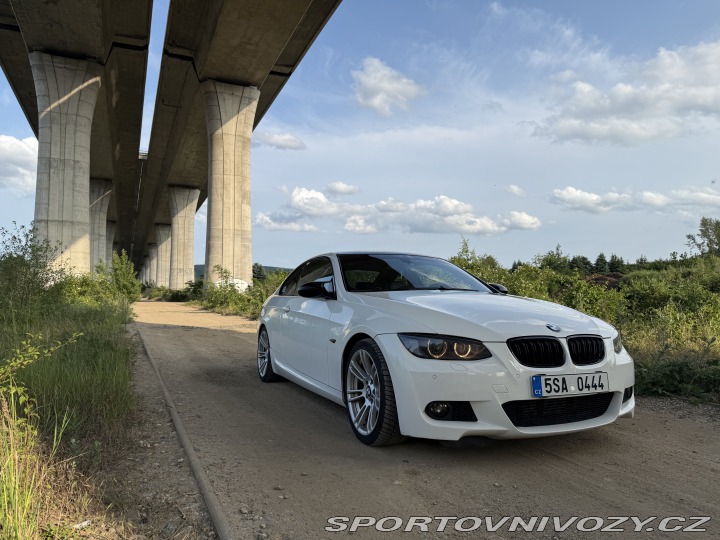 BMW 3  2009