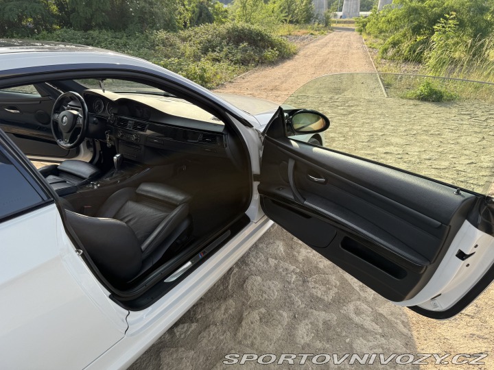BMW 3  2009