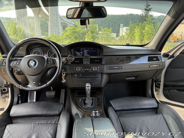 BMW 3  2009