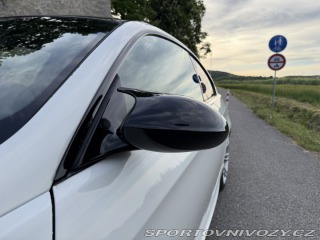 BMW 3  2009