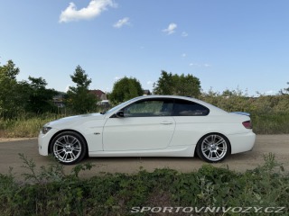 BMW 3  2009