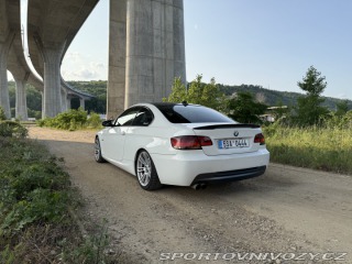 BMW 3  2009
