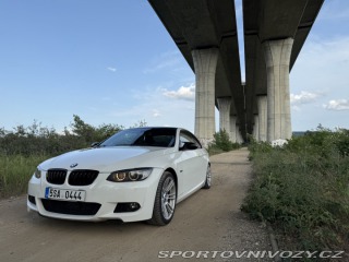 BMW 3  2009